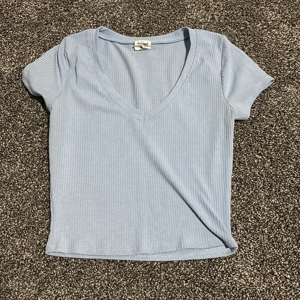 Light blue Tilly’s v crop
